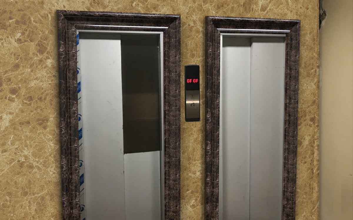 درب و ریل آسانسور